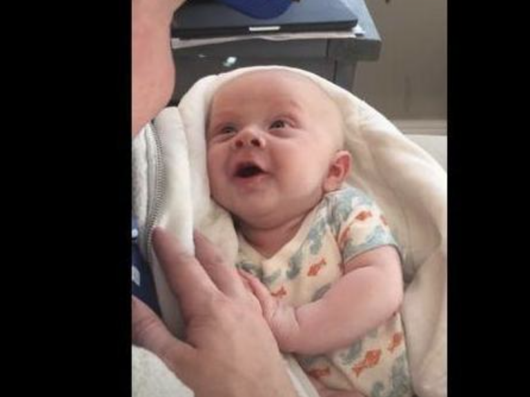 Four-Month-Old Baby Melts Hearts “Talking” To Father