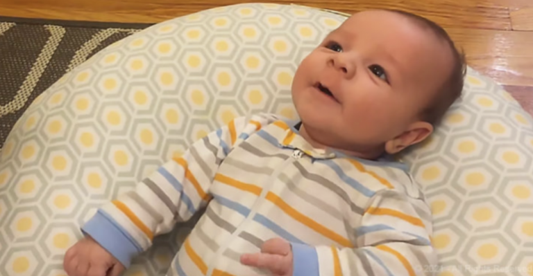 Baby of two months speaks his first words