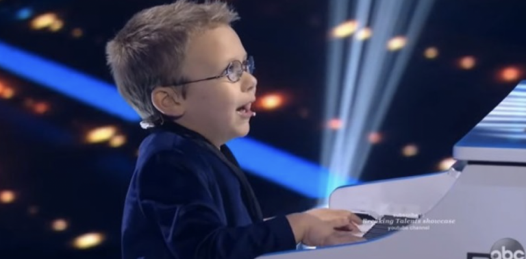 7-Year-Old Blind Piano Prodigy Plays ‘Bohemian Rhapsody’ On American Idol