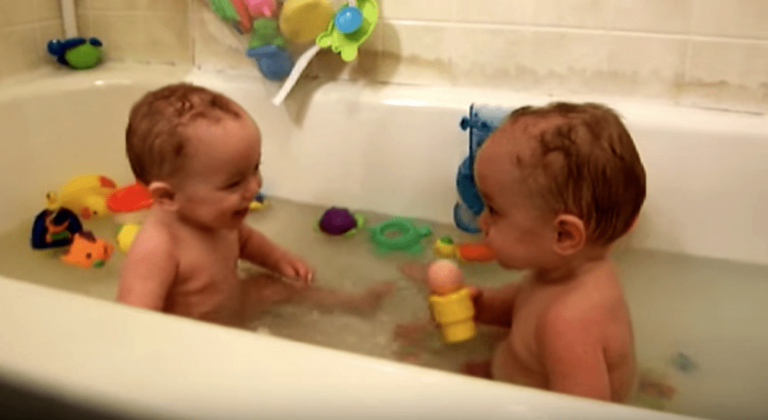 Twins’ Giggles Are So Contagious, Mom And Dad Can’t Stop Laughing With Them