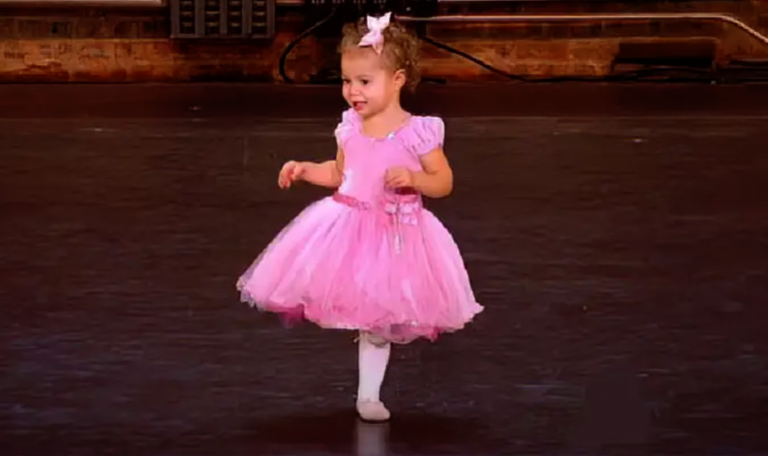 Judges Love Mom in Dance Audition, But Her 2-Yr-Old Daughter Steals Spotlight