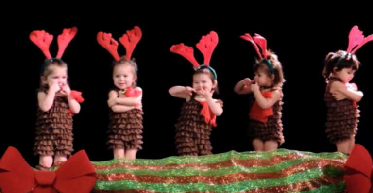 Tiny Dancers In Reindeer Costumes Impress The Audience With Their Christmas Dance