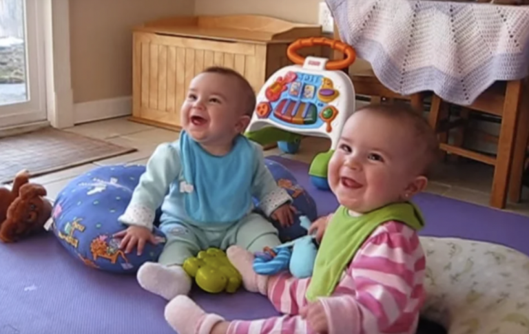 Twins have precious reaction when daddy gets home