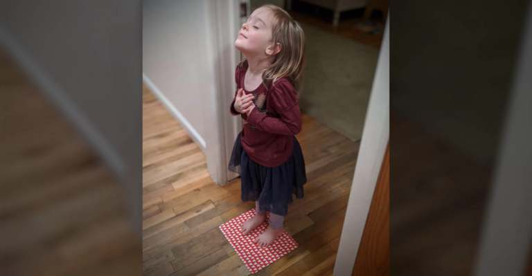 Mom Asked Her Daughter What She Was Doing Standing On Heart-Print Paper: “I’m Sending Love To The World