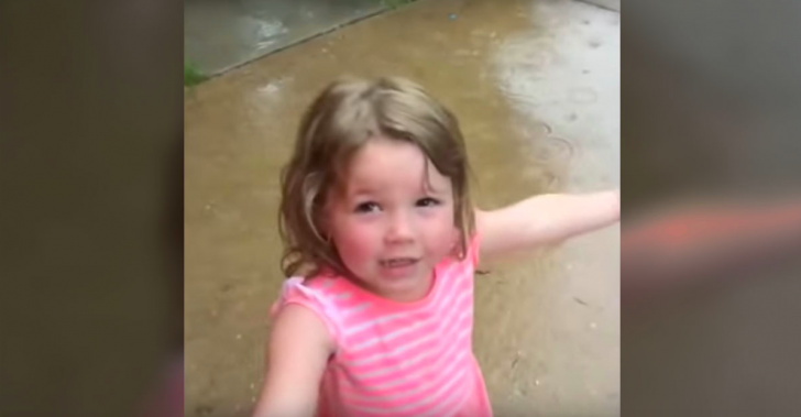 Little Girl Shows Mom How To Enjoy A Rainy Day As She Suddenly Breaks Into Sweet Song