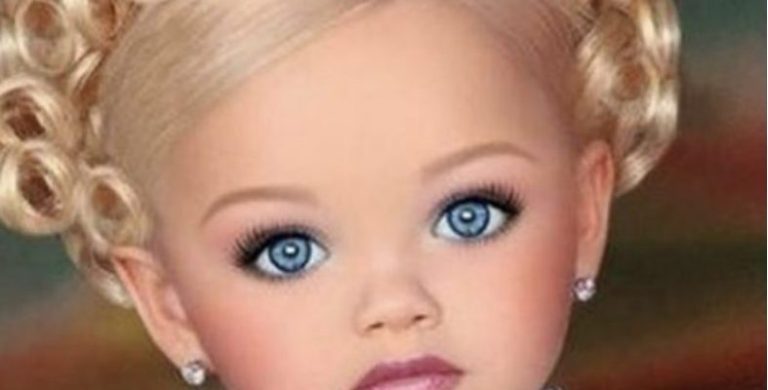 The doll like girl is already 9 years old: what does she look like today