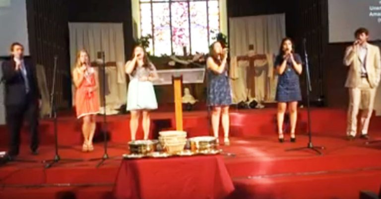 6 Teenagers Sing “Amazing Grace” In A Capella And Give Audience Goosebumps