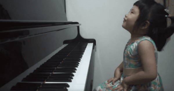 Adorable 3-Year-Old Smiles At Piano, Seconds Later Floors The Internet With Her Talent