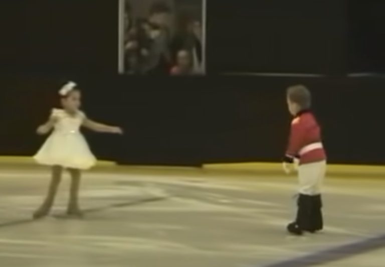 4 Yr Old Twin Figure Skaters Come Out In Front Of The Crowd To Skate. See For Yourself Their Skills!