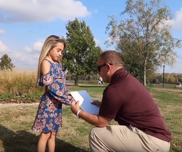 Little girl in tears when stepdad surprises her with adoption request during family photoshoot