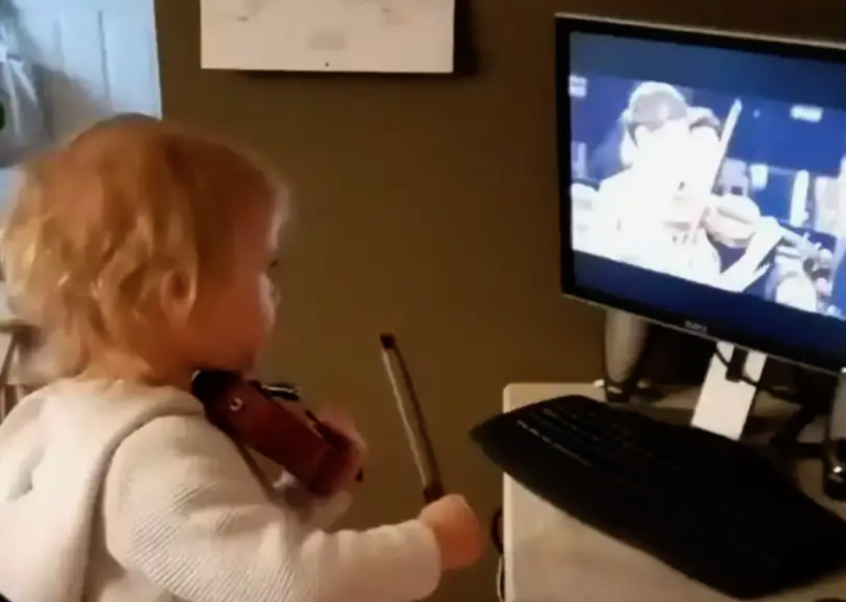 This Little Girl Following Lady in the Tv Is the Cutest Thing You’ll See Today