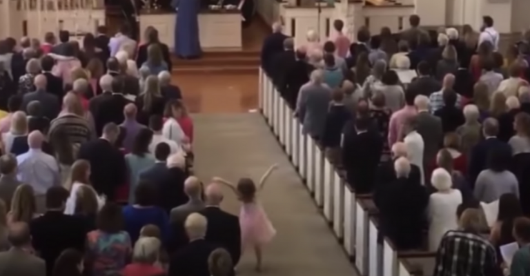 5-Yr-Old’s Impromptu Dance During Easter Service Is Stealing Hearts Everywhere.