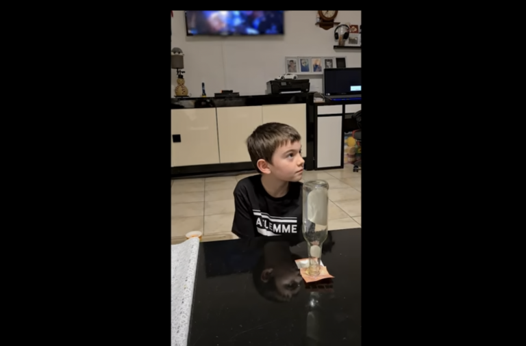 The Boy outwitted His Dad and Pulled The Money out of The Bottle without Touching Her