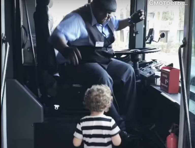 The Bus Driver Danced To Taylor Swift to Make Little Girl’s Day even Better