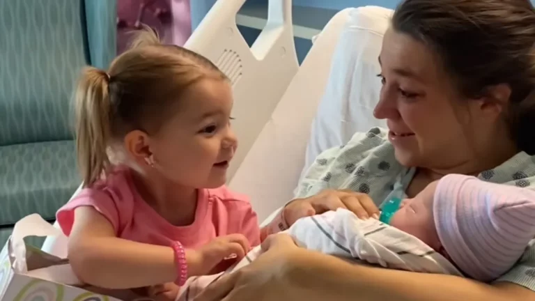 Little Girl Has The Most Wholesome & Precious Reaction To Meeting Her New Sister