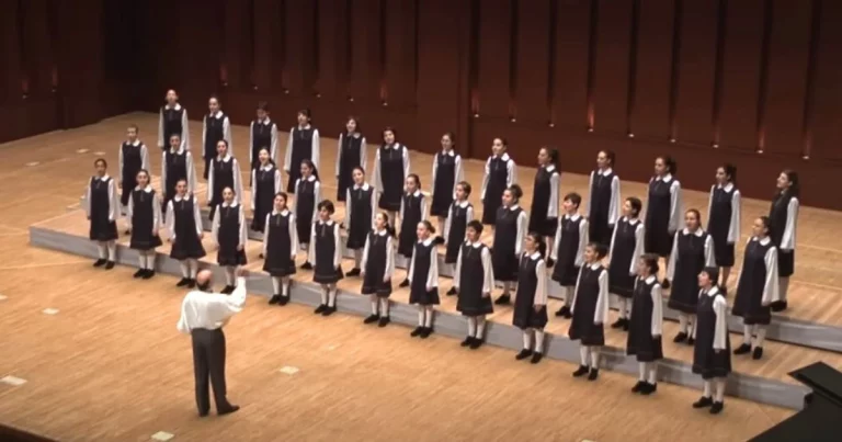 Young girls sing heavenly version of ‘Edelweiss’ from ‘Sound of Music’