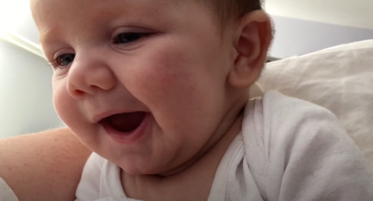 Lucas Says ‘Hello’ at 7 Weeks Old: A Precious Milestone Caught on Camera