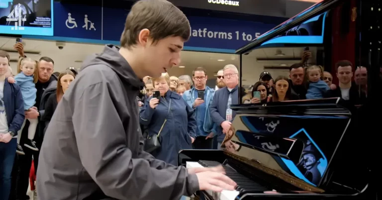 Young man who taught himself to play piano in foster care wins competition