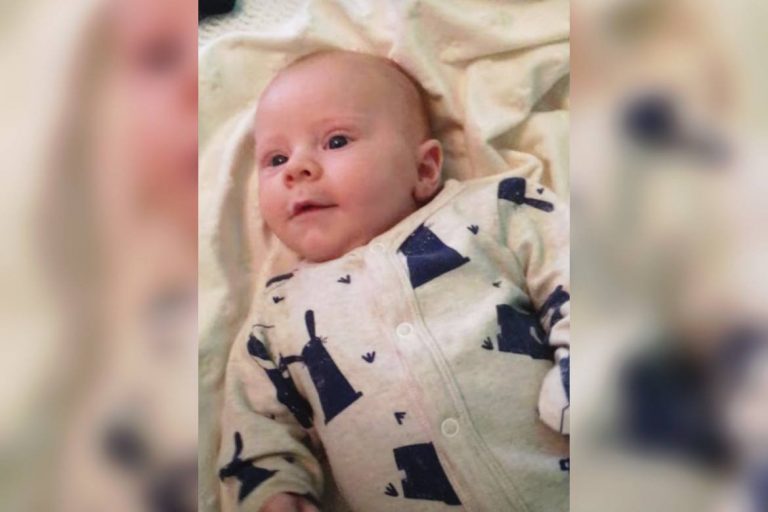 The 2-month-old baby says “Oh, hi!” to his mom. Watch their heartwarming “conversation”