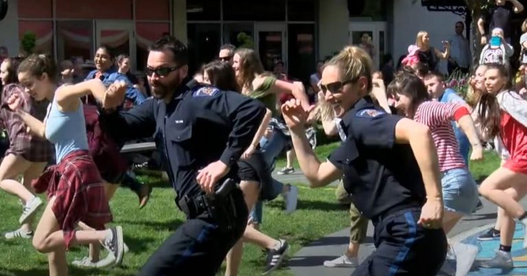 100 teens are grooving to ‘Uptown Funk’ when officers pull out their own slick moves