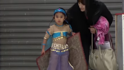 4 Yrs Old Enters the Stage With a Mat For a Wonderful Performance