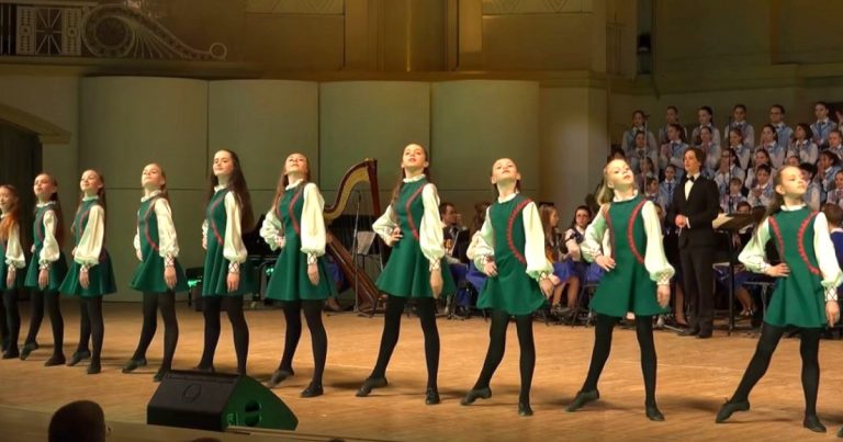 School girls perform enchanting Irish dance that earns over 29M views