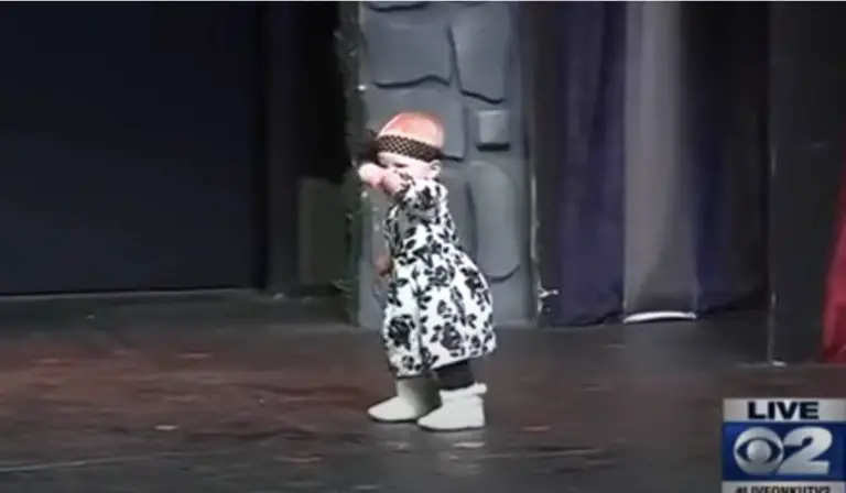 The little baby stole the show on the live news, by dancing as soon as she heard music