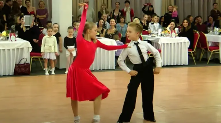 The Guests Were Amazed When This Little Couple Started Dancing The Cha-Cha-Cha