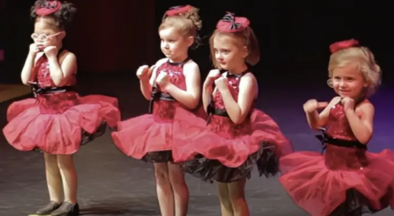 4 Little Girls Line Up for Dance Recital – But Watch the One on Each End