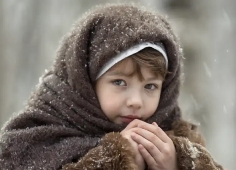 For two days, Polinka sat in an unheated house. There was no warmth, but she knew: this was her home, her refuge. Her mother left on Wednesday afternoon and told her daughter not to go outside.